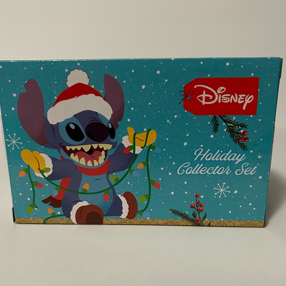 Stitch Holiday Collector Set - Picture 3 of 5